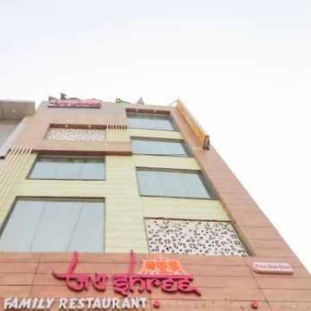 Hotel O Discovery Inn Нью-Дели Экстерьер фото