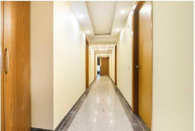 Hotel O Discovery Inn Нью-Дели Экстерьер фото